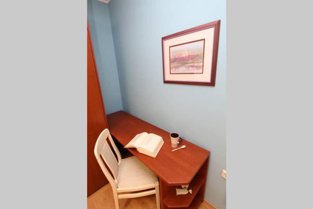 Fast Friend - Cozy Apartment In The Center With Private Garage غييكا المظهر الخارجي الصورة
