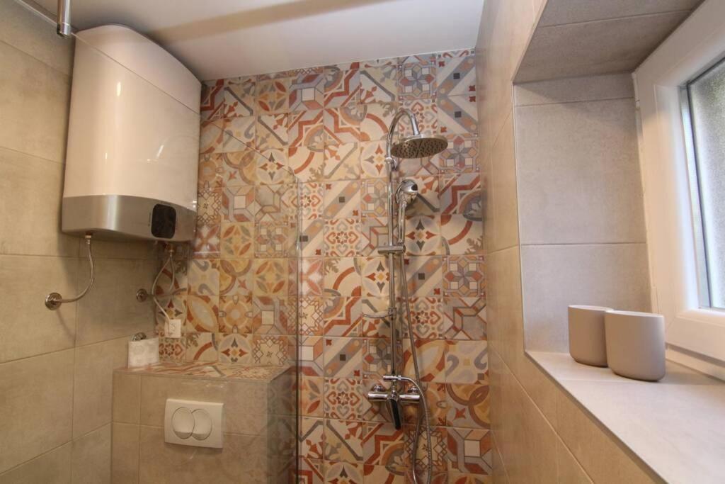 Fast Friend - Cozy Apartment In The Center With Private Garage غييكا المظهر الخارجي الصورة