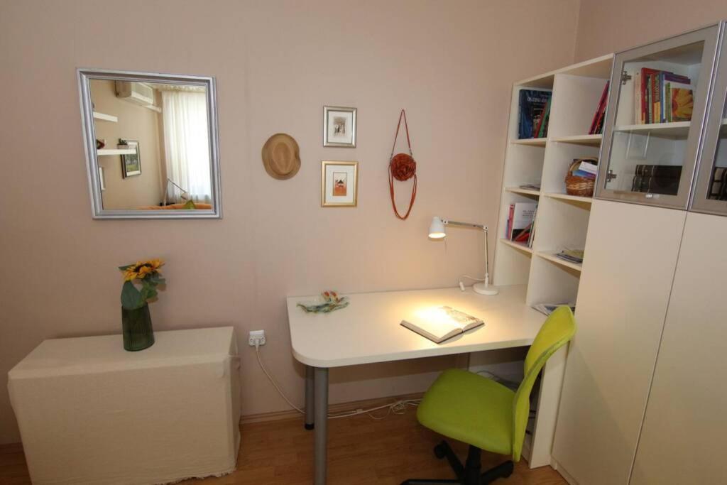 Fast Friend - Cozy Apartment In The Center With Private Garage غييكا المظهر الخارجي الصورة