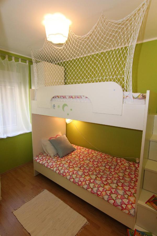 Fast Friend - Cozy Apartment In The Center With Private Garage غييكا المظهر الخارجي الصورة