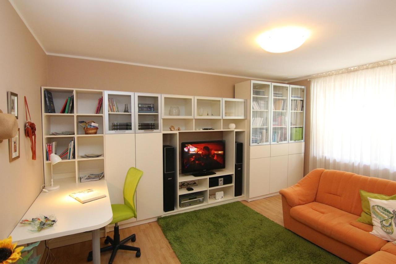 Fast Friend - Cozy Apartment In The Center With Private Garage غييكا المظهر الخارجي الصورة